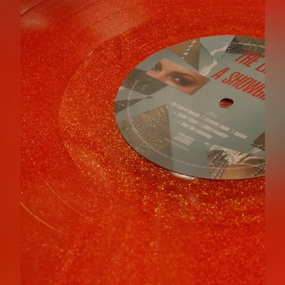 THE LIFE OF A SHOWGIRL: SWEAT AND VANILLA PERFUME PORTOFINO ORANGE GLITTER VINYL - Picture 4 of 4